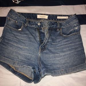 Pacsun mom shorts!